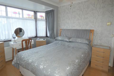 76 Barton Avenue, Romford, RM7 0ND