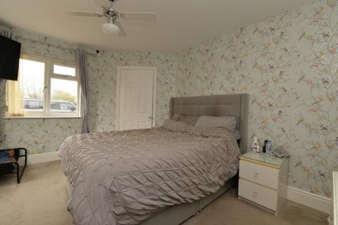 4 bedroom detached house for sale, Peckham Avenue, New Milton, Hampshire, BH25