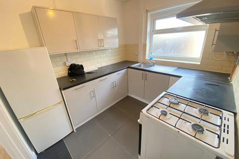 3 bedroom semi-detached house to rent, Blossom Way, West Drayton, Greater London, UB7