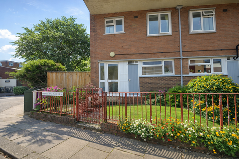 undefined, Exeter EX4