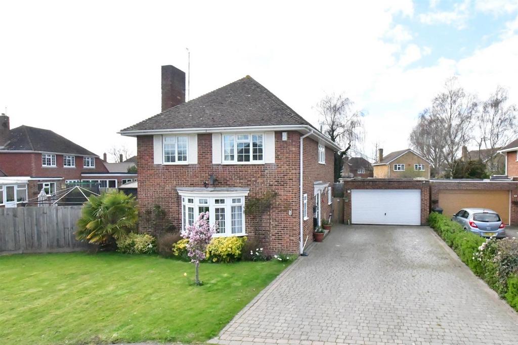 Bullockstone Road, Herne Bay, Kent 4 bed detached house for sale £550,000