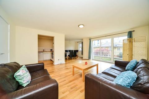 2 bedroom flat to rent, Rogers Court, Canary Wharf, London