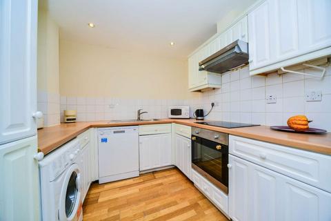 2 bedroom flat to rent, Rogers Court, Canary Wharf, London