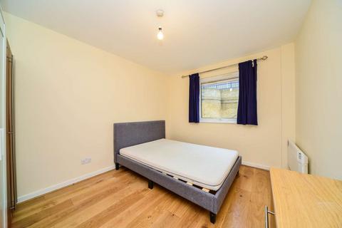2 bedroom flat to rent, Rogers Court, Canary Wharf, London