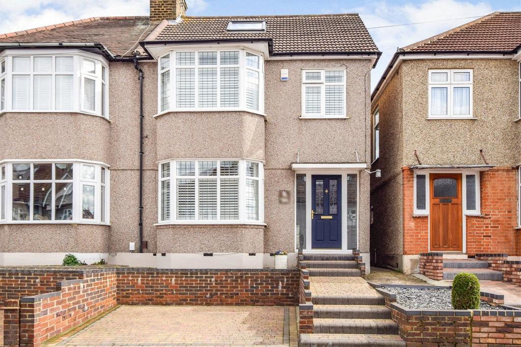 Dorset Avenue, Romford, RM1 4 bed semidetached house for sale £500,000