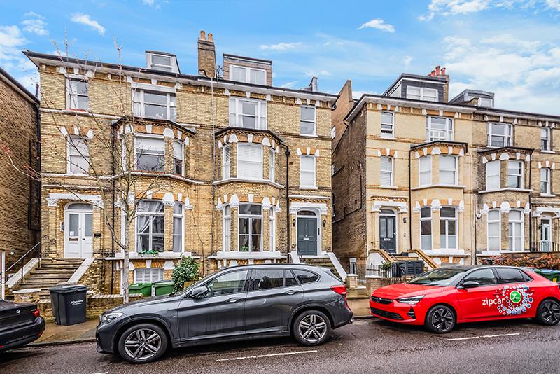 Cardigan Road, Richmond, TW10 2 bed flat £2,492 pcm (£575 pw)