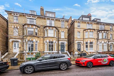 2 bedroom flat to rent, Cardigan Road, Richmond , TW10