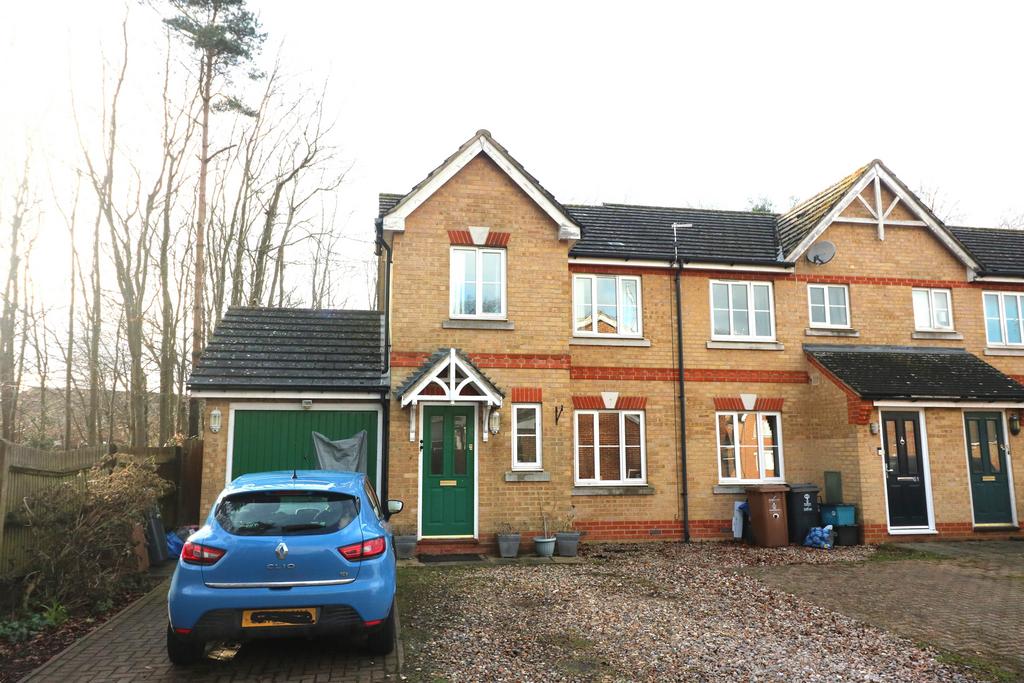Old Bourne Way, Great Ashby, SG1 3 bed semidetached house £1,500 pcm