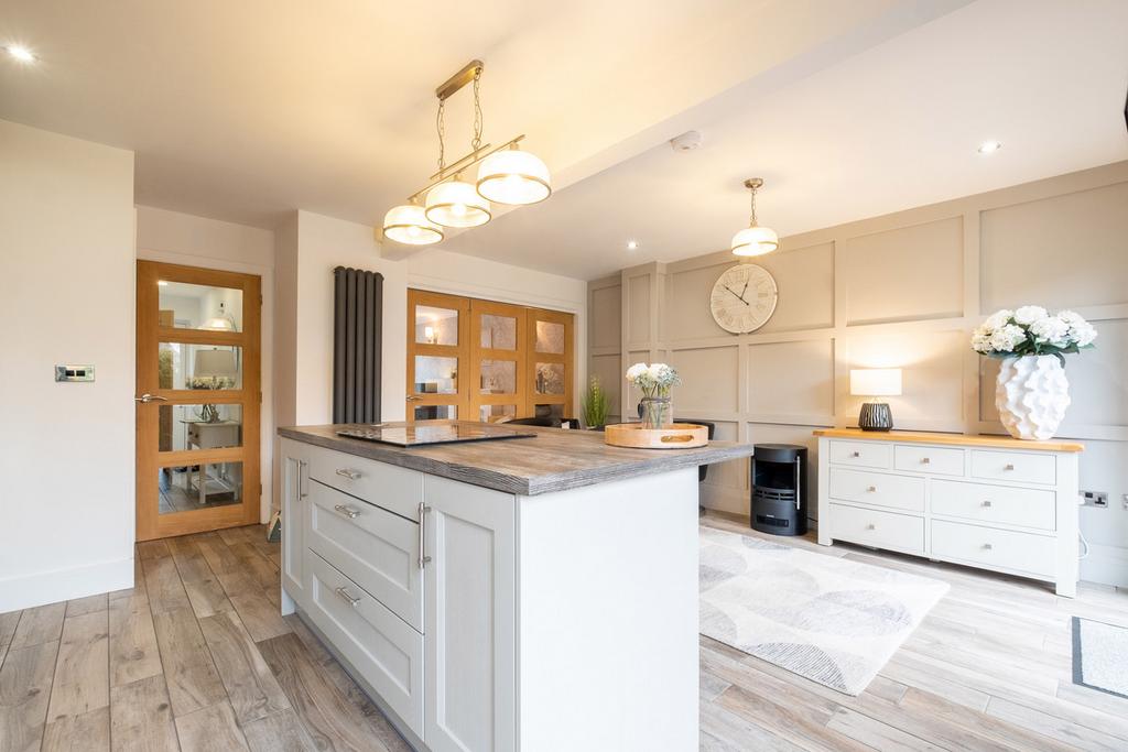 Nelson Way, Lytham, FY8 3 bed semidetached house £335,000