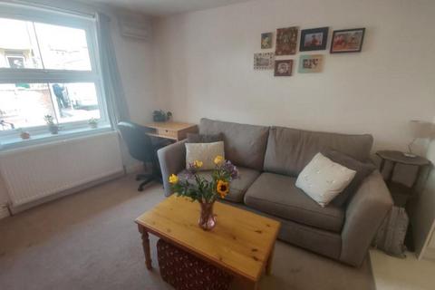 2 bedroom terraced house to rent - Earl Street, Watford, WD17 2PD