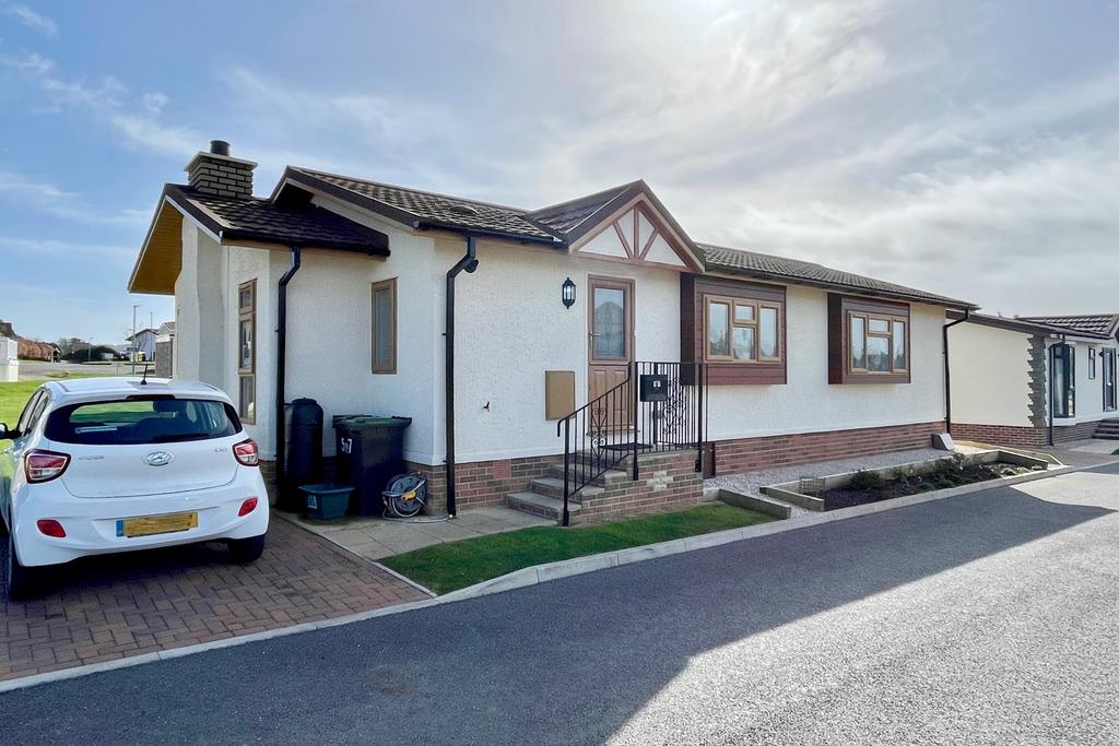 CAULDRON BARN FARM PARK, SWANAGE 2 bed park home for sale £325,000