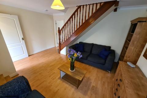 3 bedroom terraced house to rent, Chervil Close, Manchester, M14