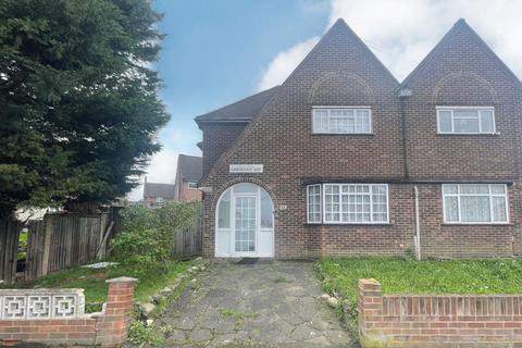 3 bedroom semi-detached house for sale - 56 Crockham Way, New Eltham, London, SE9 3HE