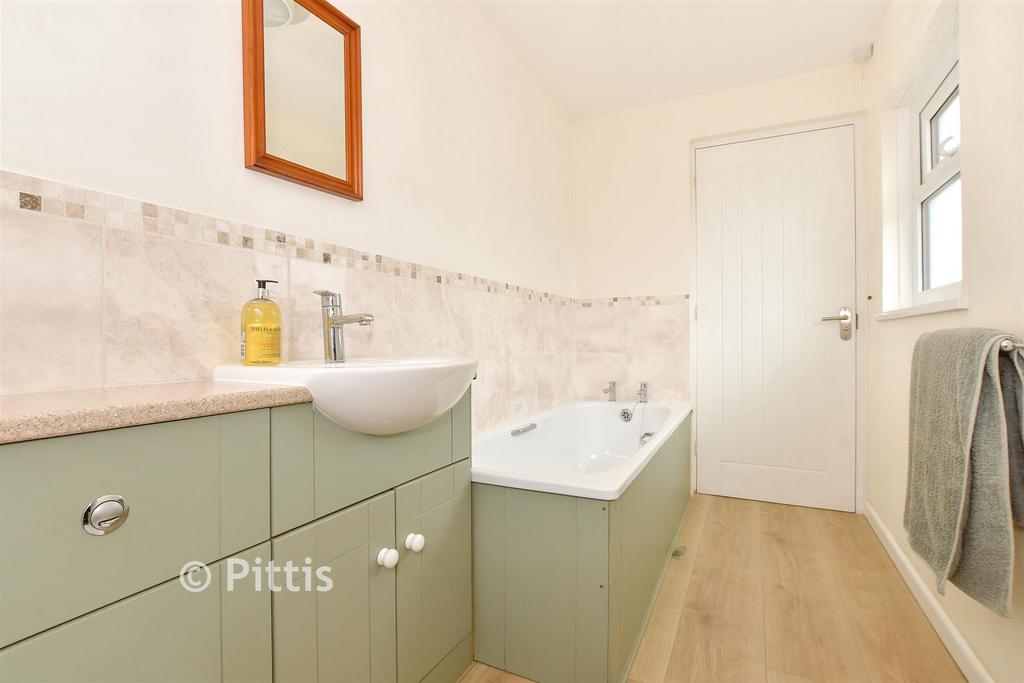 En-Suite Bathroom
