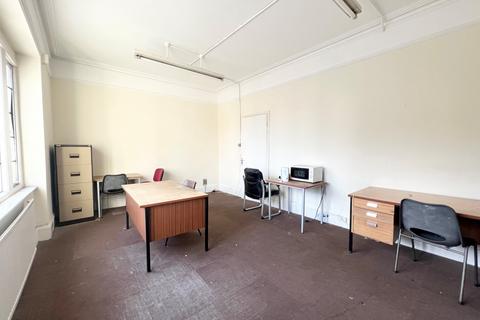 Office to rent, Green Lanes, Palmers Green, N13