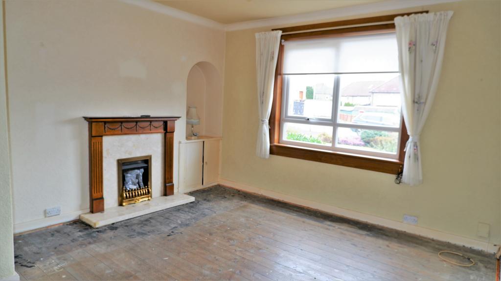 Levern Crescent, Barrhead G78 2 bed ground floor flat £72,000