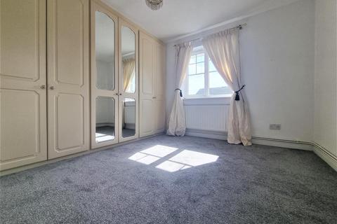 23 Westminster Close, Feltham, TW14 9XD