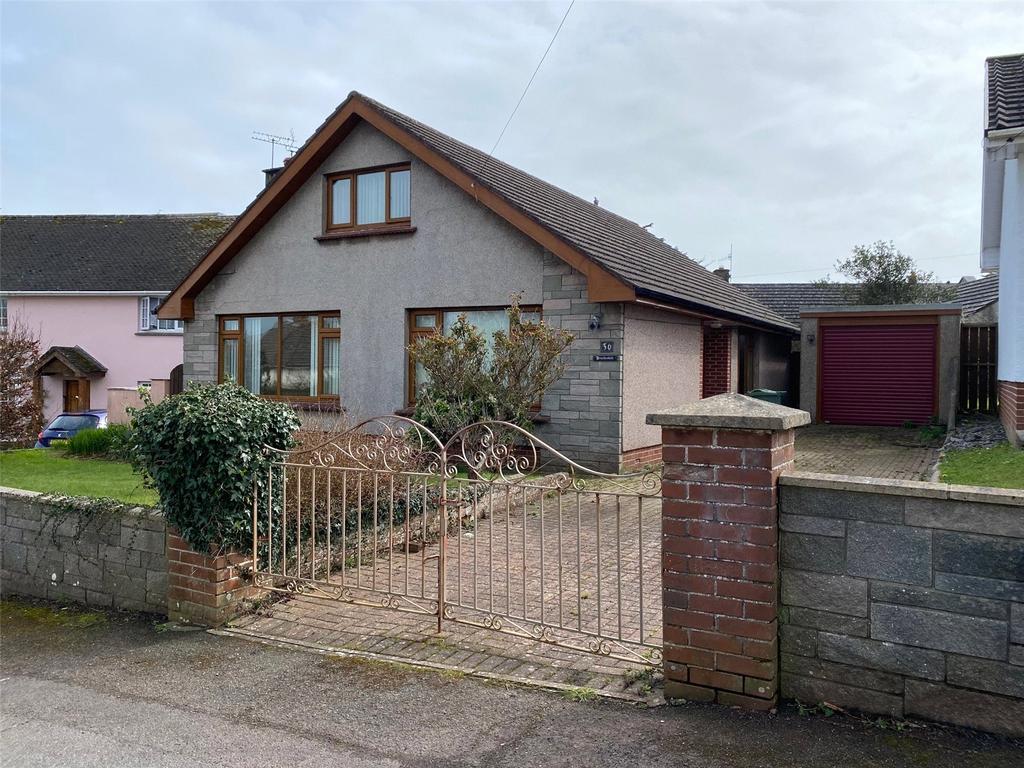 Picton Road, Hakin, Milford Haven, Pembrokeshire, SA73 5 bed bungalow