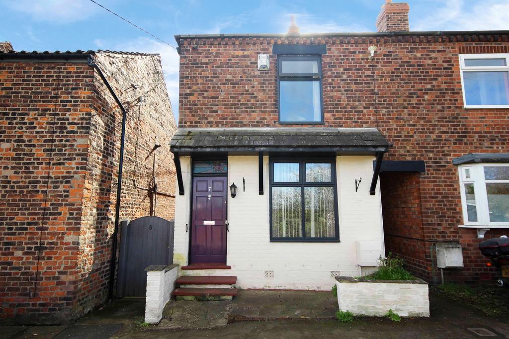 Station Road, Weaverham, CW8 2 bed semidetached house £185,000