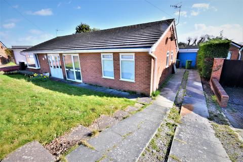 2 bedroom bungalow to rent, Oakfield, Wrexham, LL13