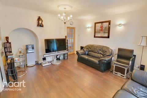 11 Hodson Crescent, Orpington, BR5 4BS