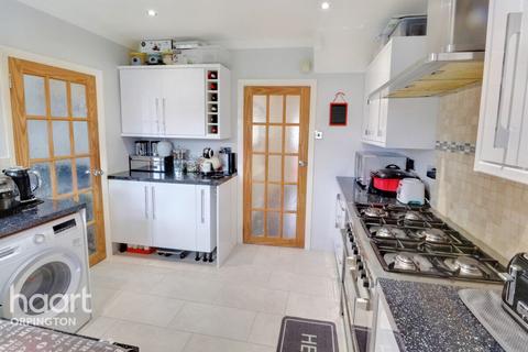 11 Hodson Crescent, Orpington, BR5 4BS