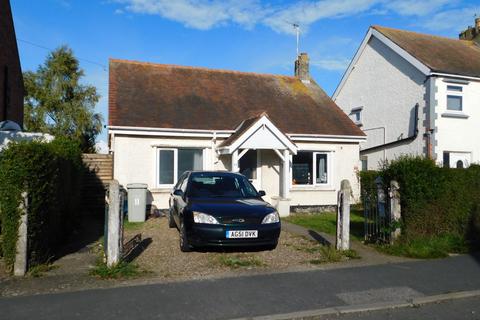 2 bedroom bungalow for sale - St. Huberts Drive, Skegness, Lincolnshire, PE25 2LS