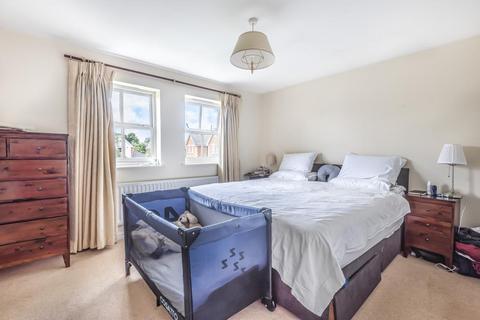 4 bedroom detached house to rent, Northweald Lane,  Kingston,  KT2
