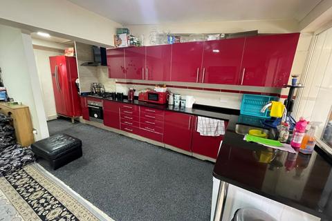 12 Rossall Crescent, London, NW10 7HD