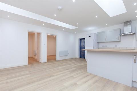 2 bedroom apartment to rent - High Street, Witney, Oxfordshire, OX28