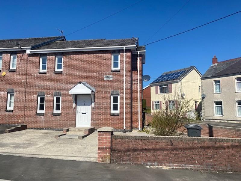 Samuels Court, Cwmllynfell, Swansea. 3 bed end of terrace house £125,000