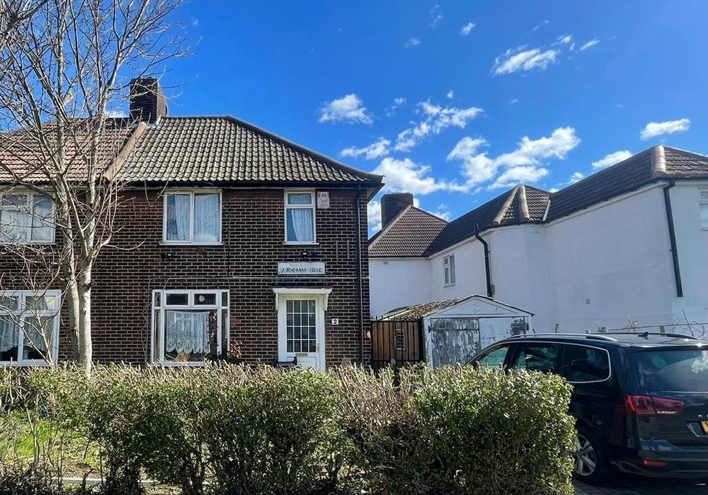 2 Burnham Road, Dagenham, Essex, RM9 4RB 3 bed semidetached house £200,000