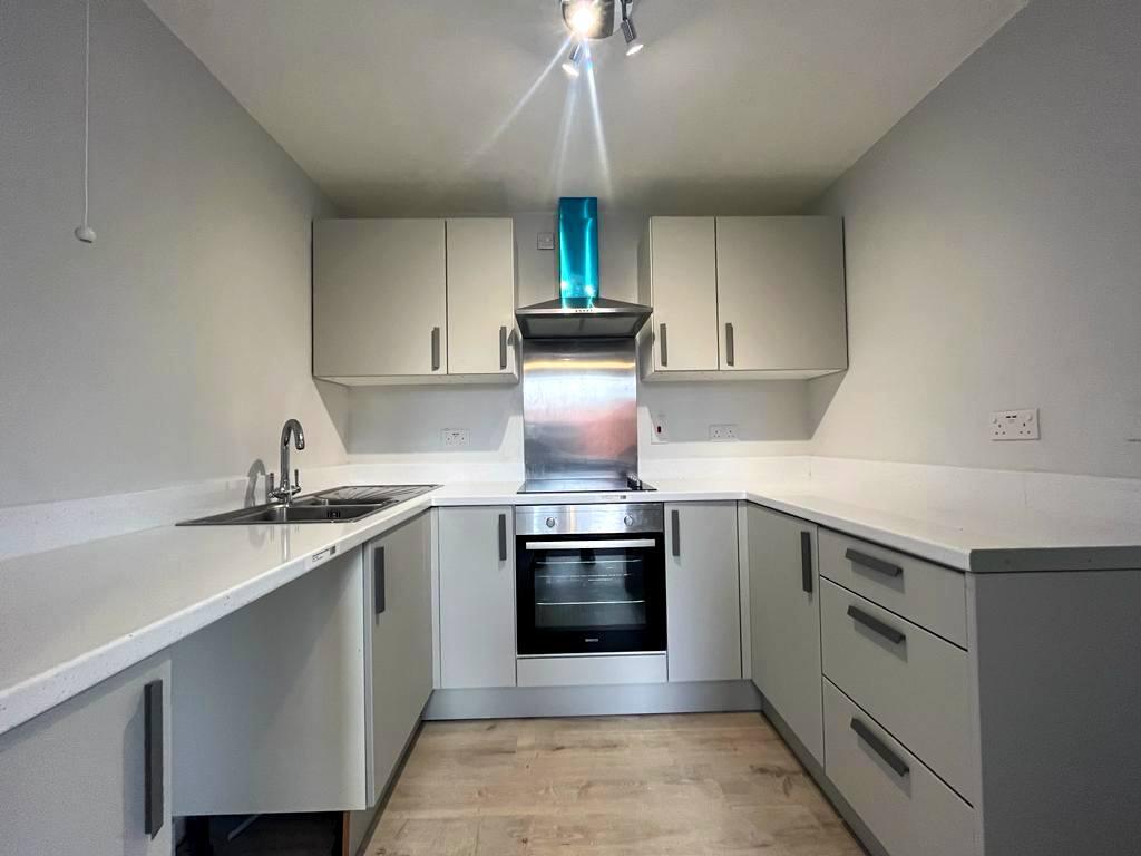 Apartment in Salford - View 4