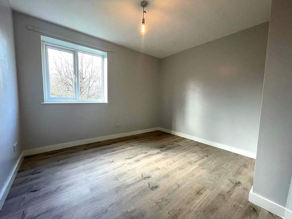 Apartment in Salford - More