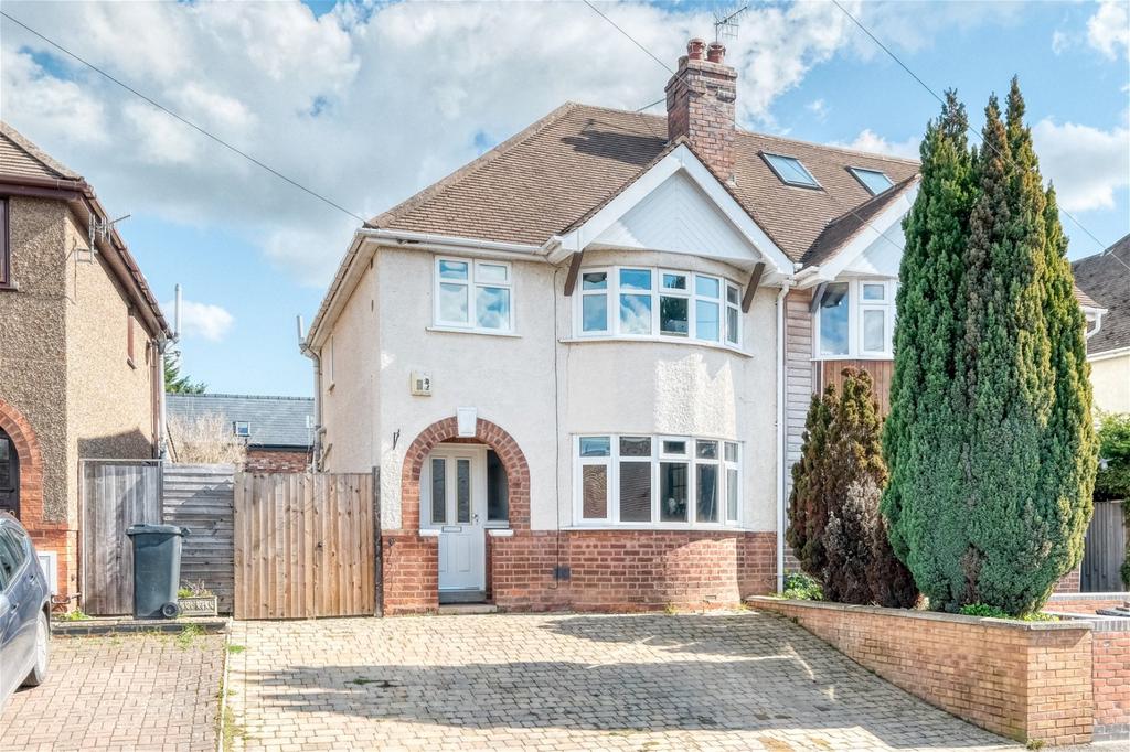 Northwick Road, Worcester, WR3 7DS 3 bed semidetached house £300,000