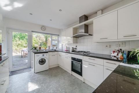 62 Mount Pleasant Close, Lightwater, GU18 5TR