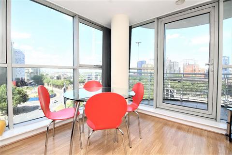 2 bedroom apartment to rent - Switch House, 4 Blackwall Way, Canary Wharf E14