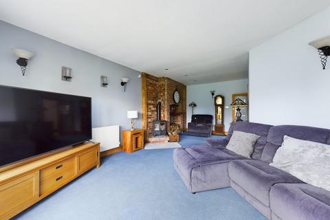 17 Hillcrest Road, Doncaster, DN2 5ND