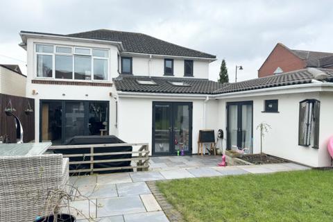 4 bedroom detached house for sale, The Square, Fawley, Southampton, Hampshire, SO45