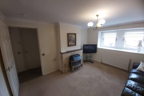 2 bedroom apartment to rent, Claythorn Court, Calton