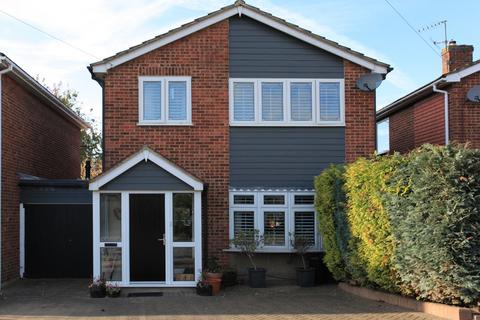 4 bedroom link detached house for sale, Robert Close, Billericay