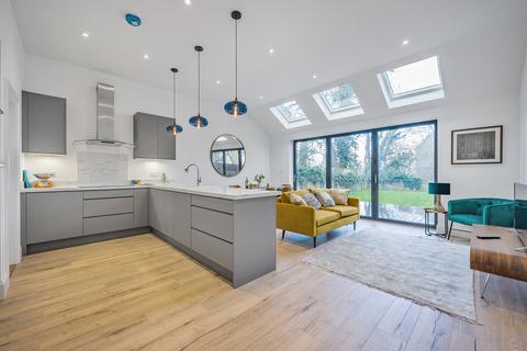 2a Talbot Road, Carshalton, SM5 3BS