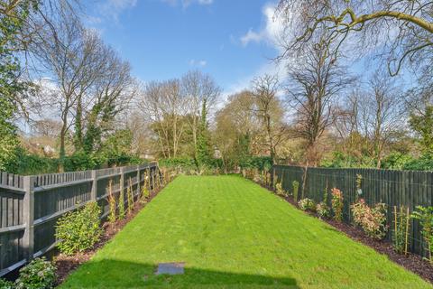2a Talbot Road, Carshalton, SM5 3BS