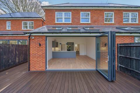 2a Talbot Road, Carshalton, SM5 3BS
