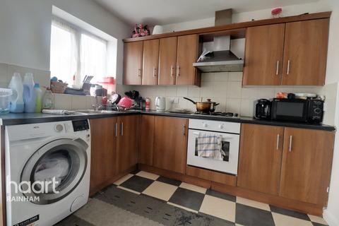 2 Berwick Pond Close, Rainham, RM13 9QP