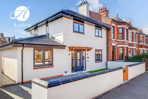 3 bedroom semi-detached house for sale - Newry Park, Chester