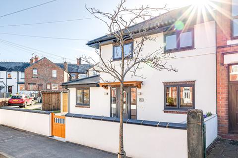3 bedroom semi-detached house for sale - Newry Park, Chester
