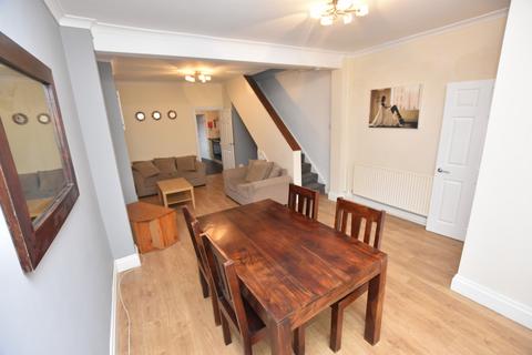 2 bedroom terraced house to rent, Westminster Road, Hoole