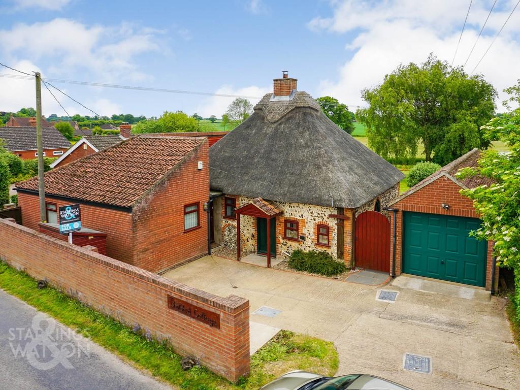 Middle Road, Great Plumstead, Norwich 3 bed detached bungalow for sale