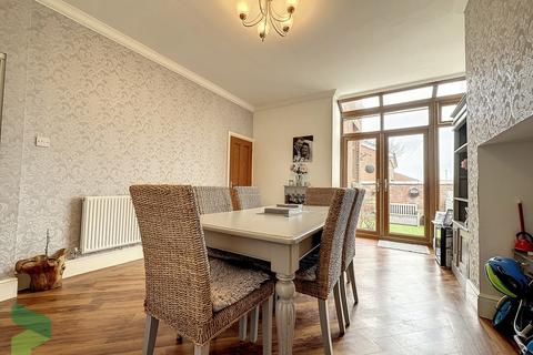 14 Davenham Road, Darwen, BB3 1HU